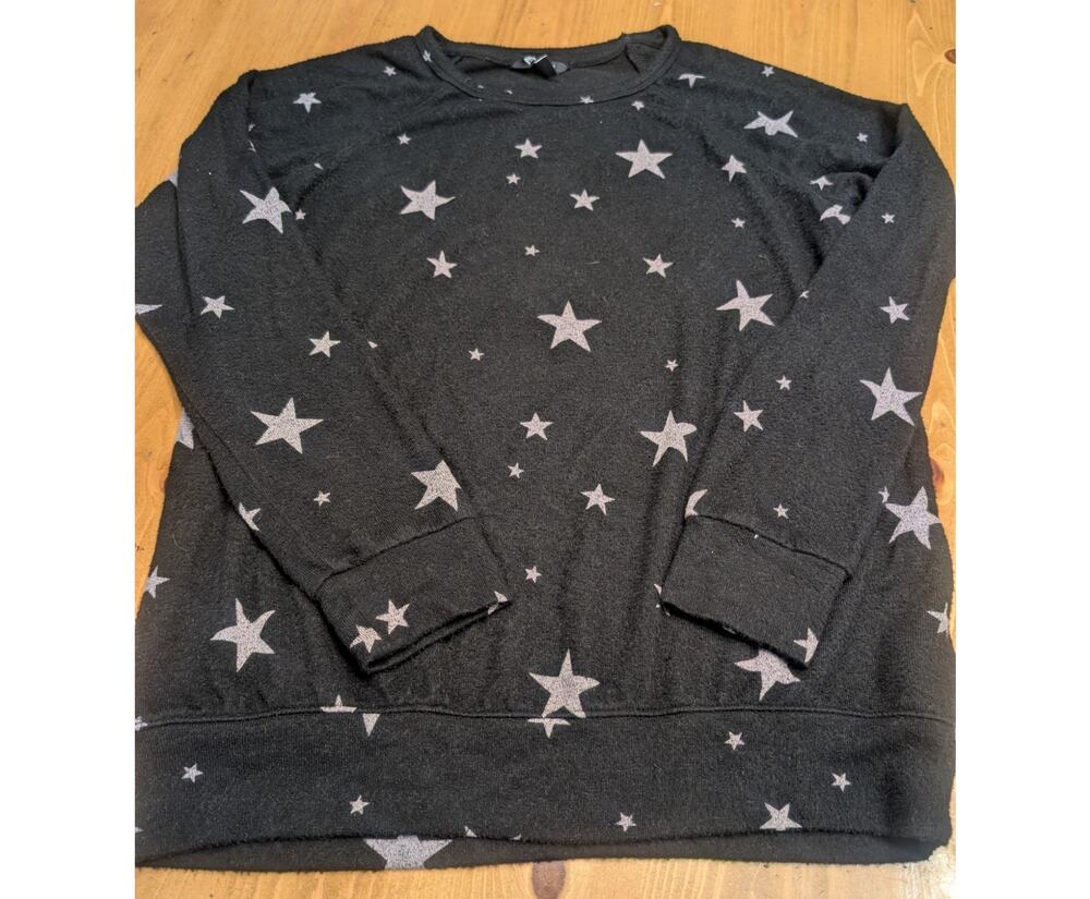 Buffalo Women's Crew Neck Top, Black with Silver Stars, Small, Cozy, EGU/LN